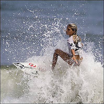 girls go surf
